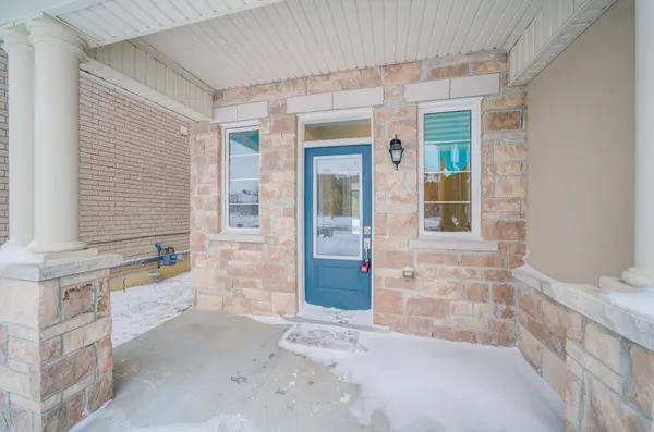 396 Thomas Phillips DR, Aurora, ON L4G 0T2