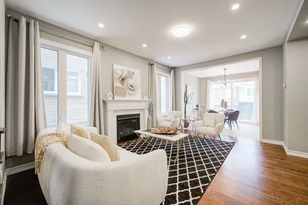 396 Thomas Phillips DR, Aurora, ON L4G 0T2