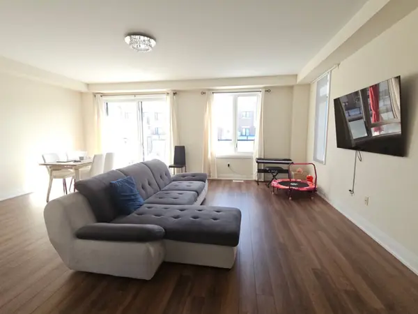 37 Sparks ST, Aurora, ON L4G 0Z9