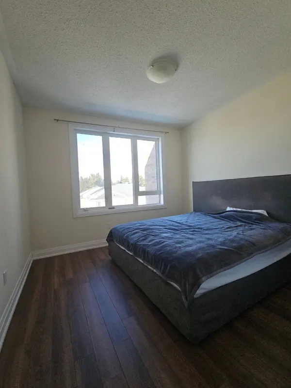 37 Sparks ST, Aurora, ON L4G 0Z9