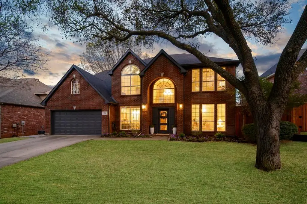 2716 Pin Oak Drive, Grapevine, TX 76051