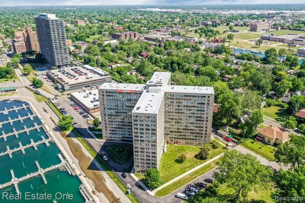 8900 E Jefferson AVE #225, Detroit City, MI 48214