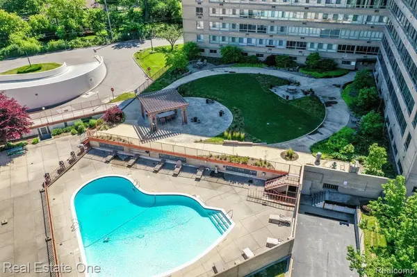 8900 E Jefferson AVE #225, Detroit City, MI 48214