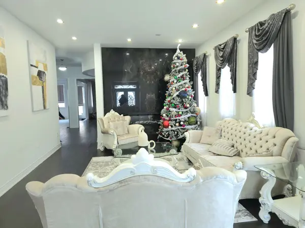 448 Dougall AVE, Caledon, ON L7C 4A6