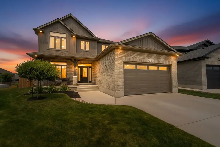 25 Hardy CT, Lucan Biddulph, ON N0M 2J0