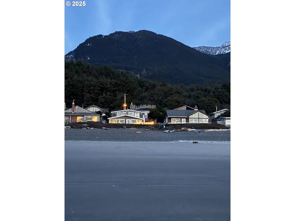 80444 CARNAHAN RD, Arch Cape, OR 97102