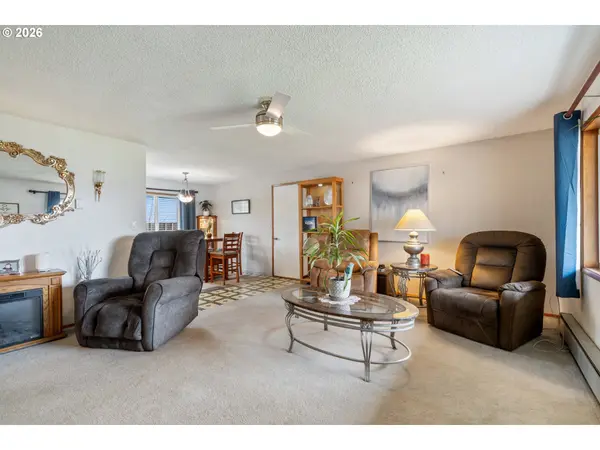 608 COTTONWOOD AVE, Tillamook, OR 97141