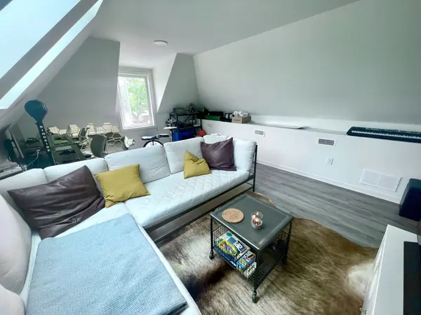 1258 Broadview AVE #4, Toronto E03, ON M4K 2T4