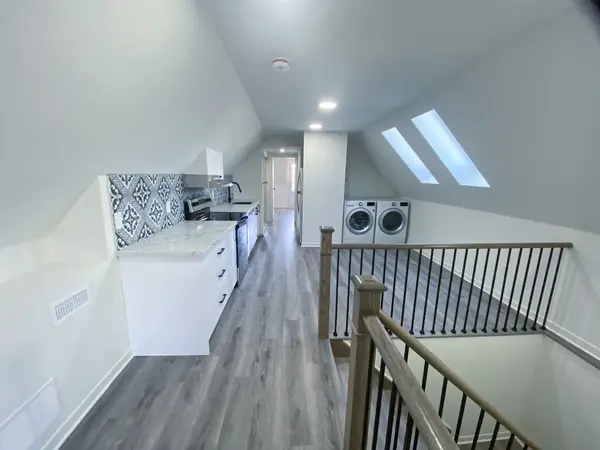 1258 Broadview AVE #4, Toronto E03, ON M4K 2T4