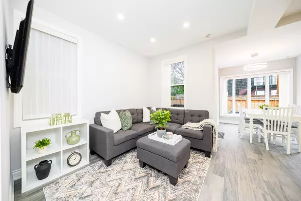 8 Springhurst AVE, Toronto W01, ON M6K 1A9