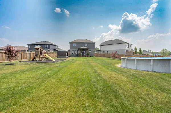 25 Hardy CT, Lucan Biddulph, ON N0M 2J0