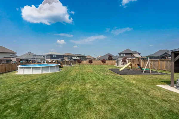 25 Hardy CT, Lucan Biddulph, ON N0M 2J0