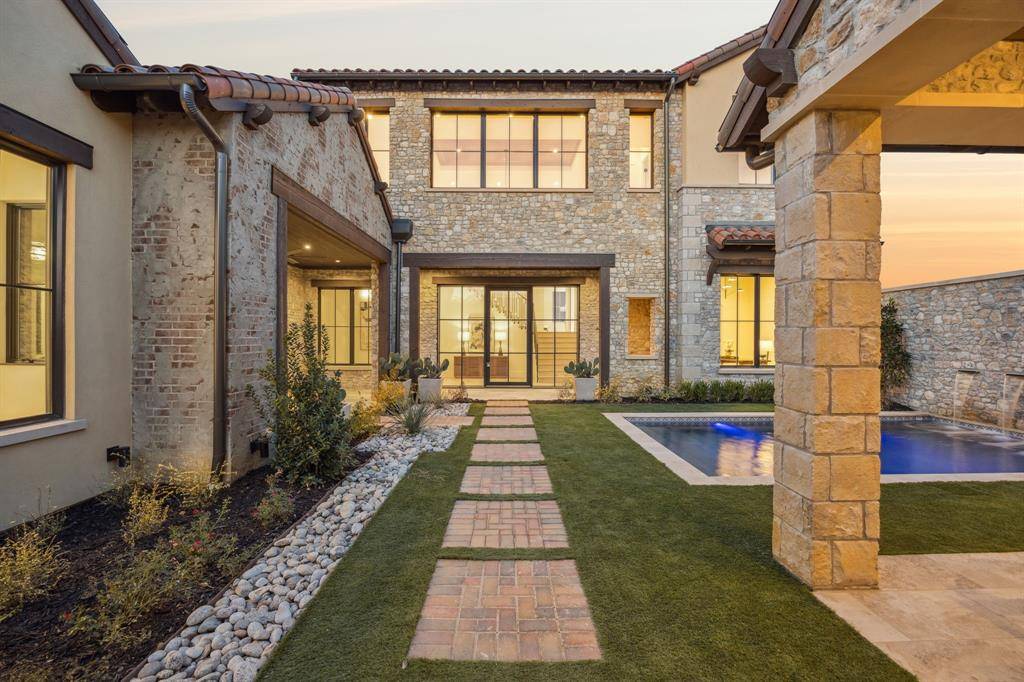 12 Cardona, Westlake, TX 76262