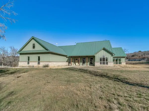 1079 Mountain Bluebird Court, Graford, TX 76449