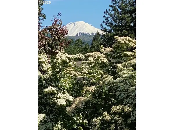 570 TOMS DR, Hood River, OR 97031