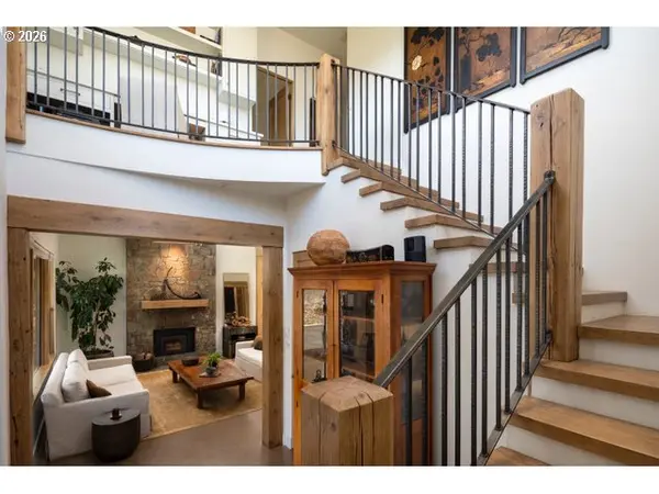 570 TOMS DR, Hood River, OR 97031