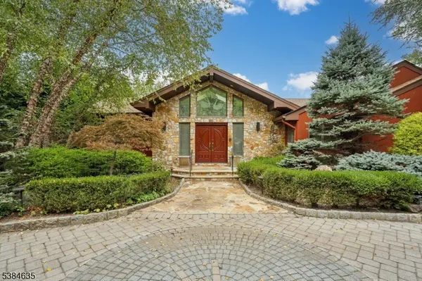 951 Scioto Dr, Franklin Lakes Boro, NJ 07417