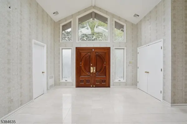 951 Scioto Dr, Franklin Lakes Boro, NJ 07417