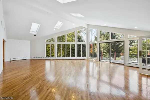 951 Scioto Dr, Franklin Lakes Boro, NJ 07417