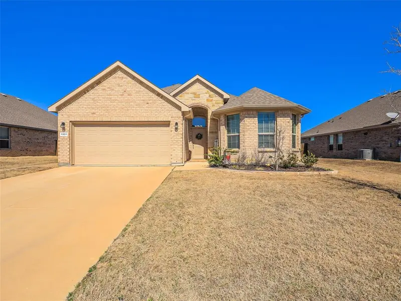 1331 Madeline Lane, Krum, TX 76249