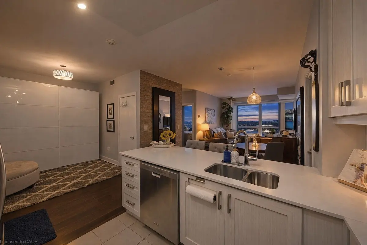 2470 Prince Michael DR #201, Oakville, ON L6H 0G9