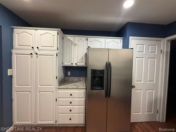 26261 Linwood ST, Roseville, MI 48066