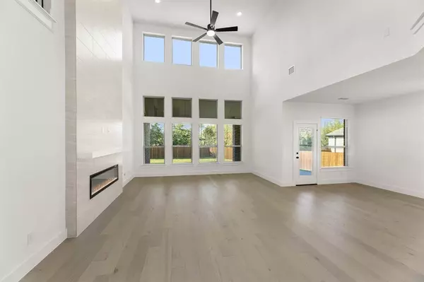 721 S Hidden Lakes Drive, Desoto, TX 75115