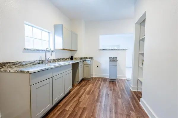 335 N Marsalis Avenue, Dallas, TX 75203