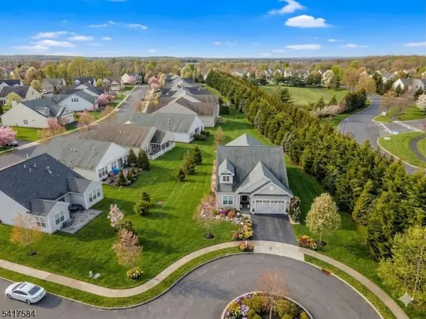 4 Citadel Cir, Monroe Twp., NJ 08831