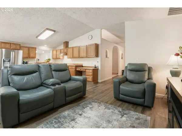 810 NE 167TH AVE, Vancouver, WA 98684