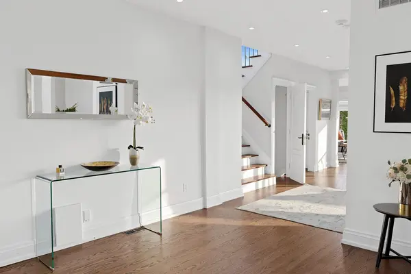 69 Don Valley DR, Toronto E03, ON M4K 2J1