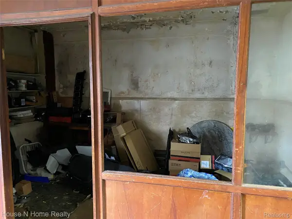 15100, 10, 14, 18, 22 E WARREN AVE, Detroit, MI 48224