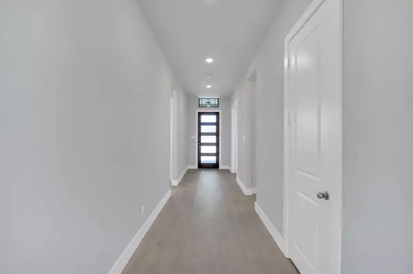 1026 Beaverbrook Lane, Desoto, TX 75115