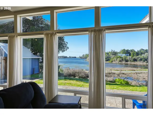 654 MADRONA AVE, Port Orford, OR 97465