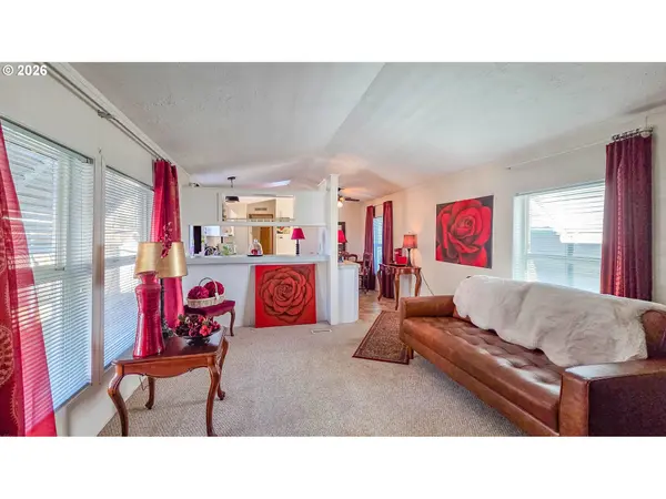 1200 E CENTRAL AVE #128, Sutherlin, OR 97479