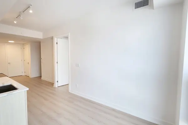 100 Queen ST E #801, Toronto C08, ON M5C 0B5