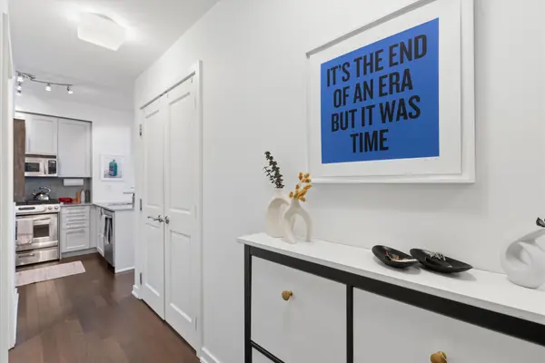 33 Lombard ST #3205, Toronto C08, ON M5C 3H8