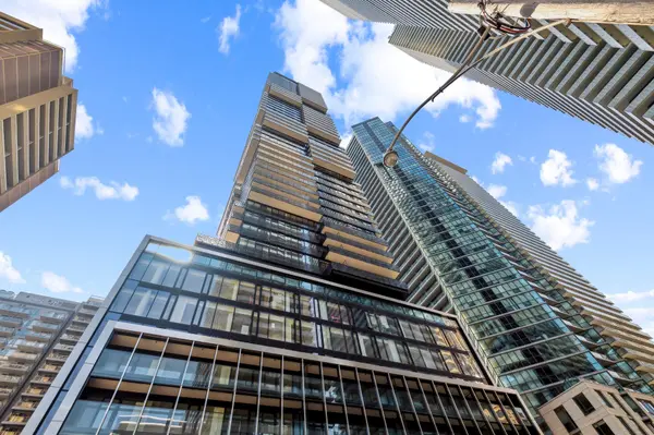 55 Charles ST #3703, Toronto C08, ON M4Y 0J1