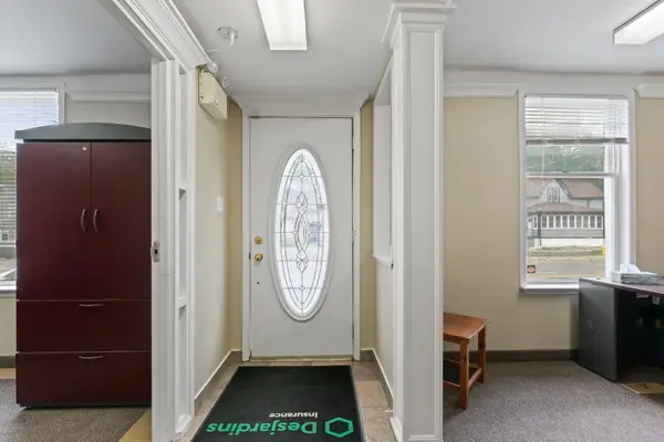 571 Kingston RD W, Ajax, ON L1S 6M1