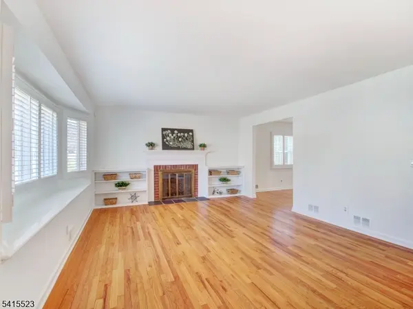 15 Walnut St, Chatham Boro, NJ 07928