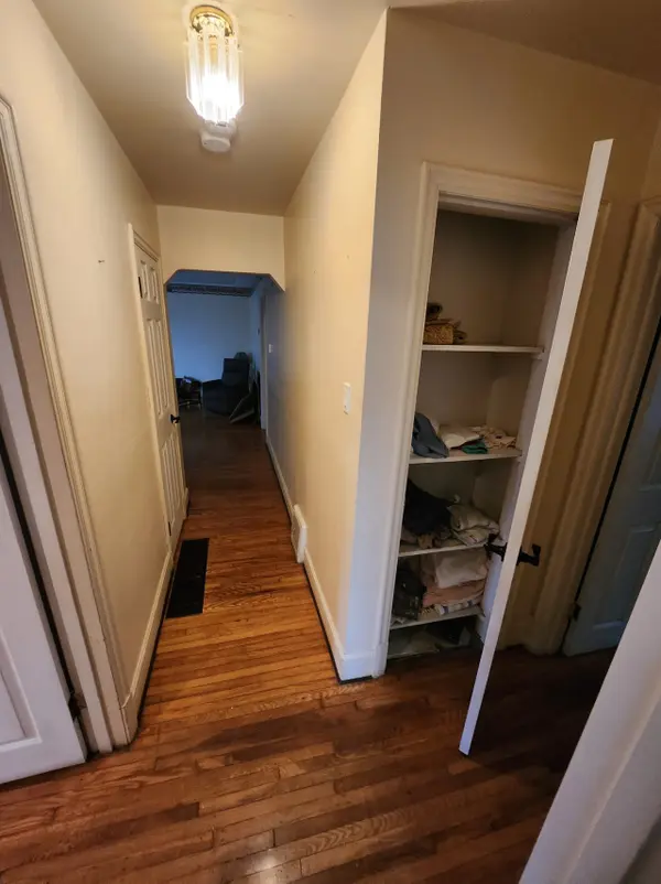 279 Millen RD, Hamilton, ON L8E 2H1