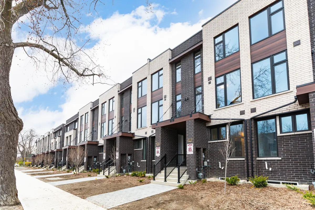 1760A Lawrence AVE W #85, Toronto W04, ON M6L 3C4