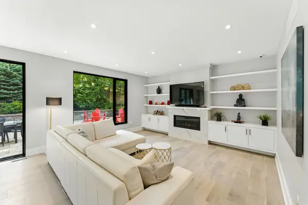 1112 Caldwell AVE, Mississauga, ON L5H 1Z4