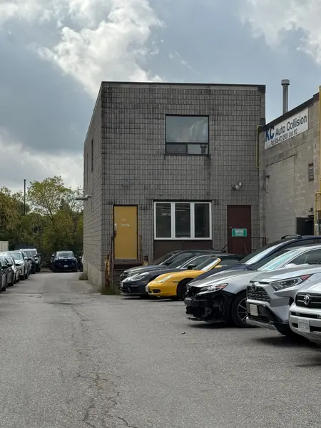 25 Heritage RD #11, Markham, ON L3P 1M3