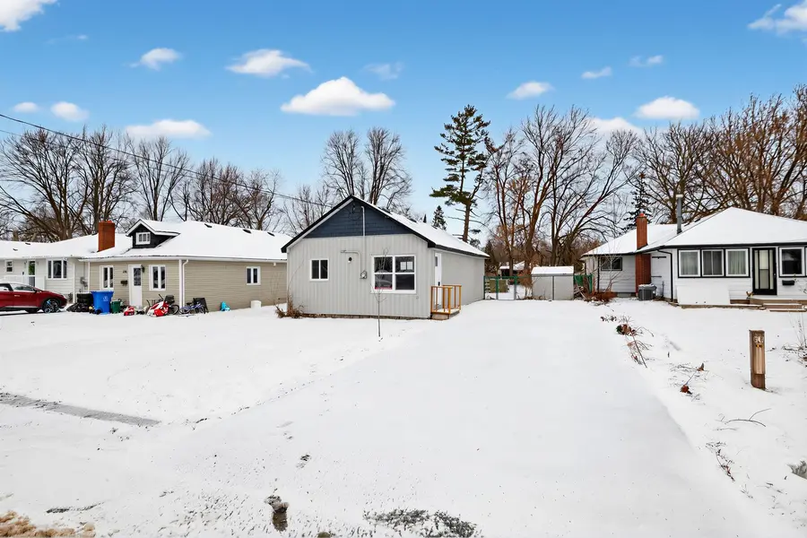 208 Bayview AVE, Georgina, ON L4P 2T2