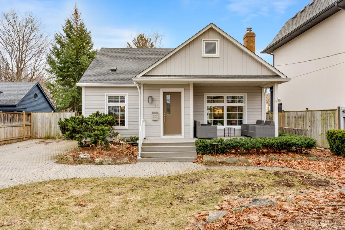 32 Anderson ST, Oakville, ON L6K 1A5
