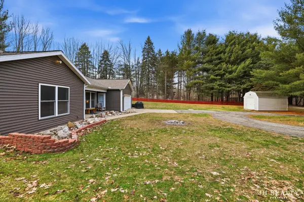 5803 84th ST SE, Caledonia Twp, MI 49316