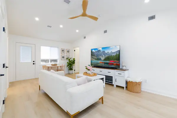 808 Montsell AVE, Georgina, ON L0E 1S0