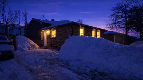 45 AUSTEN LN, Barrie, ON L4N 4V4