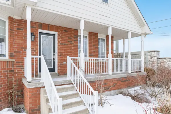 2 Thrushwood DR, Barrie, ON L4N 0Z1